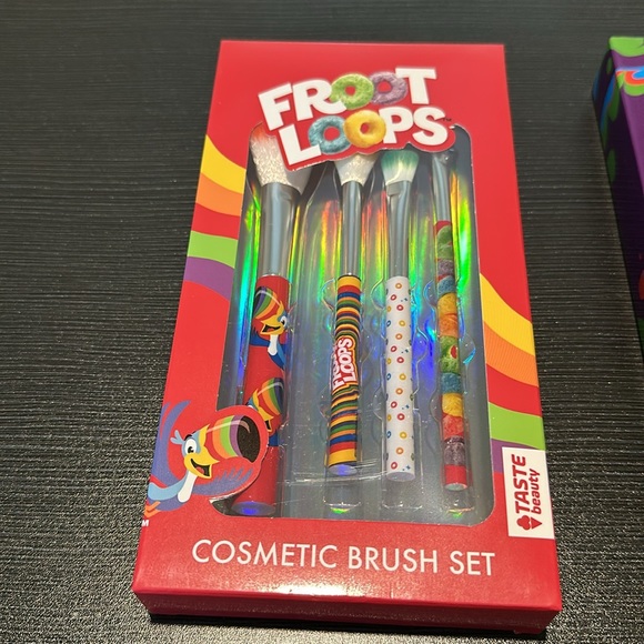 Cosmetic Brushes Favorite Cereal - Picture 2 of 11